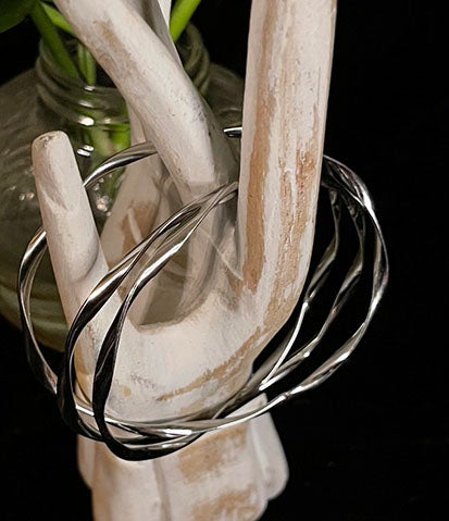 Kay Swirl Silver Bangle